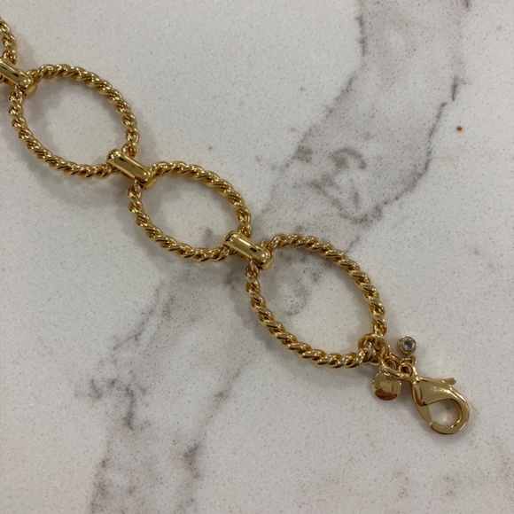 Ann Taylor Gold Roped Loop Link Bracelet - Picture 4 of 5